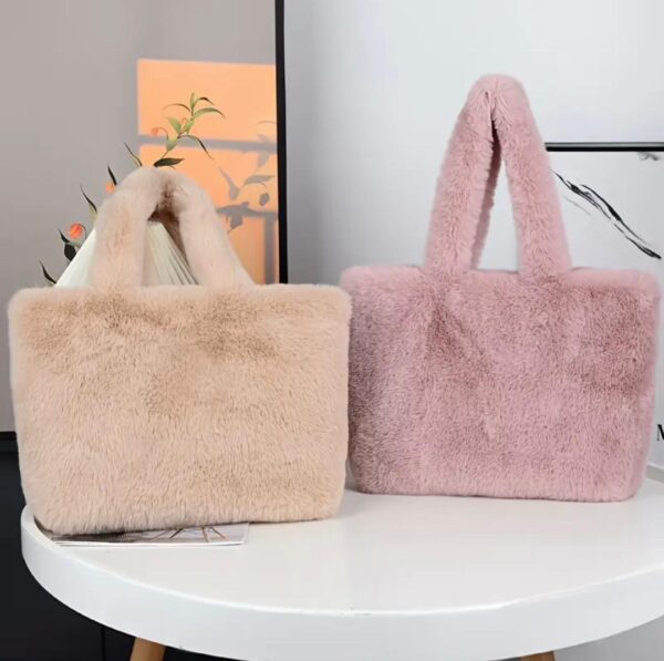 Large Capacity Fluffy Plush Shoulder Bag
